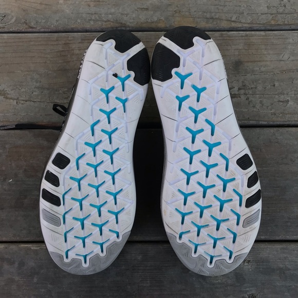 Women’s Nike Flynit Free Trainers - Picture 4 of 4